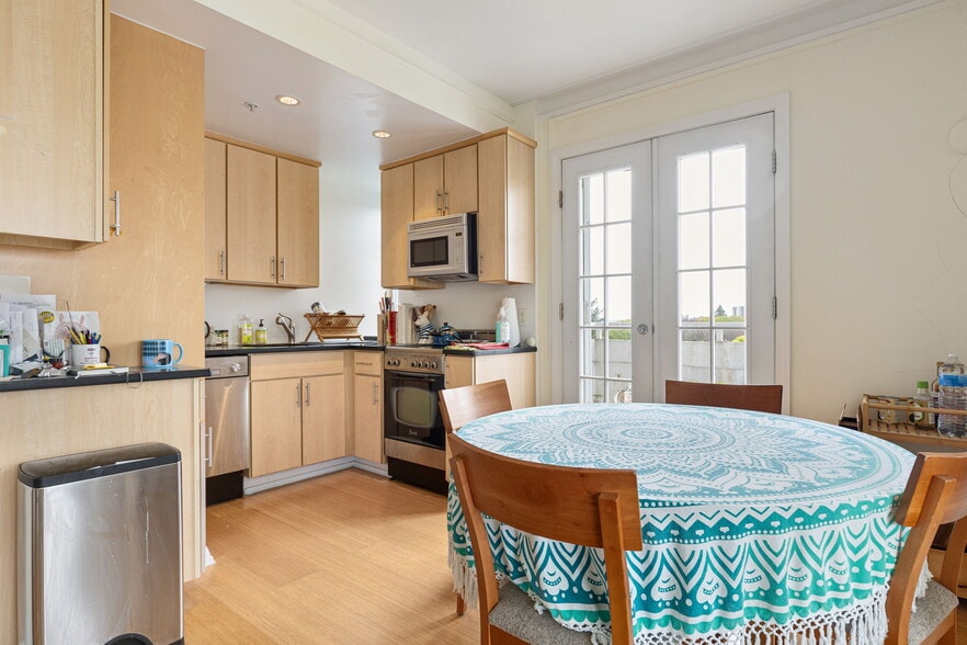 Building Photo - 20 Chapel St