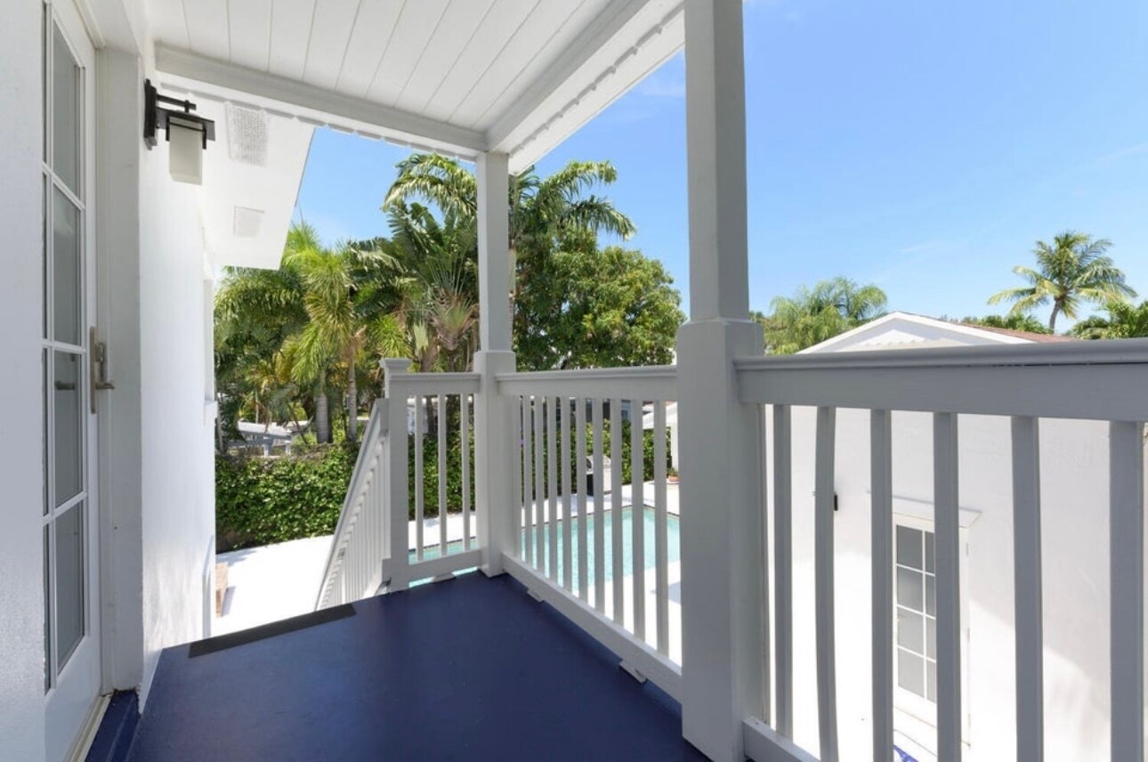 Building Photo - 123 N Palmway