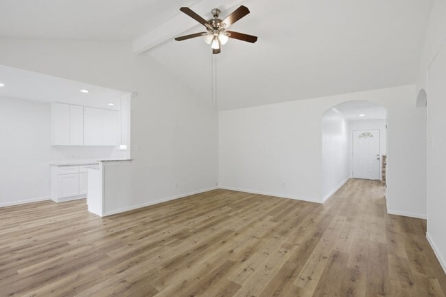 Building Photo - Charming 3BR House in Houston