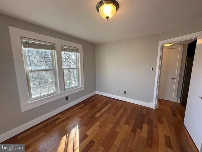 Building Photo - 1800 Dewitt Ave