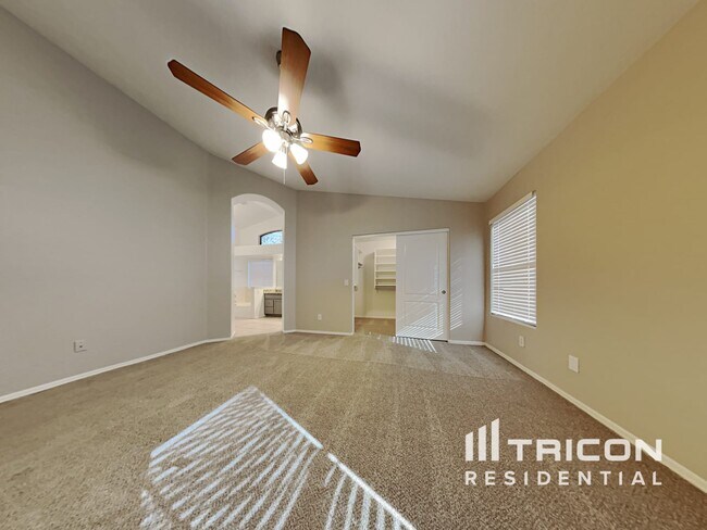 Building Photo - 1805 N 127th Dr