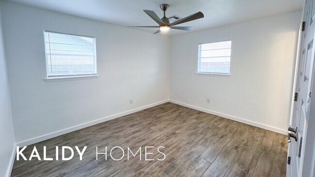 Building Photo - 2808 SW 88th St