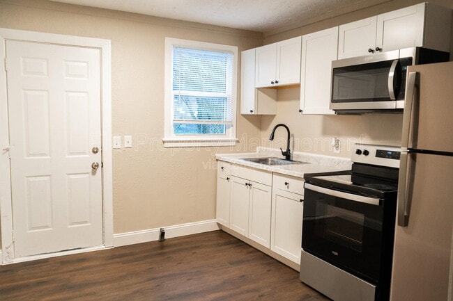 Building Photo - 1414 Chicago Ave