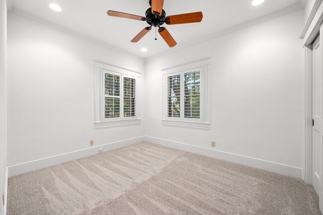 Building Photo - 1301 Kent Ln