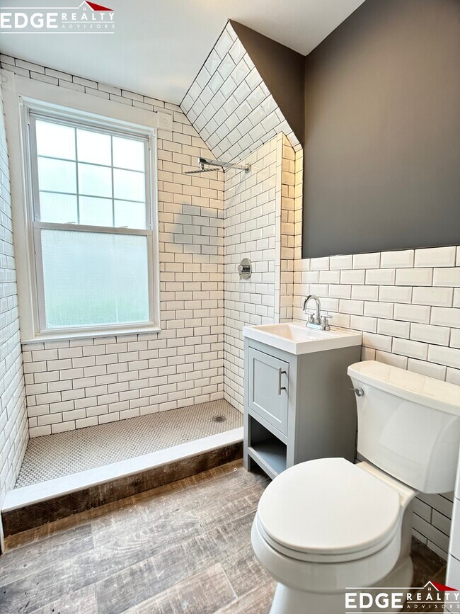 Building Photo - 16 Leicester St