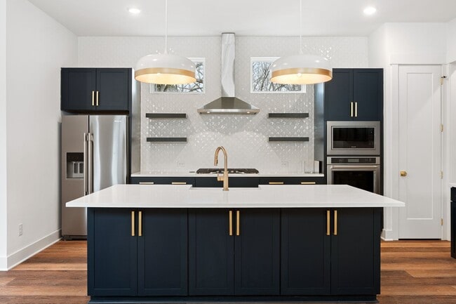 Building Photo - Modern 4-bedroom, 4-bathroom Home in Durham, NC