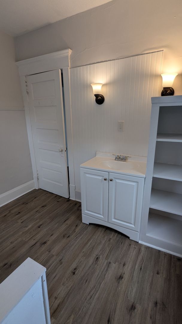 Building Photo - Charming Home for Rent in Scenic Canton: Y...