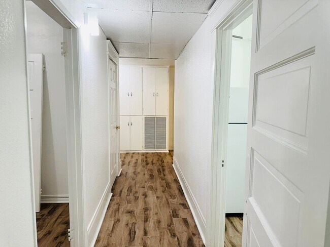 Building Photo - 7 E Clark St