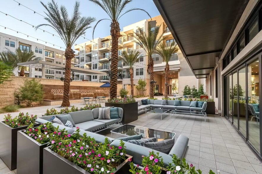 Building Photo - 250 Promenade Pl