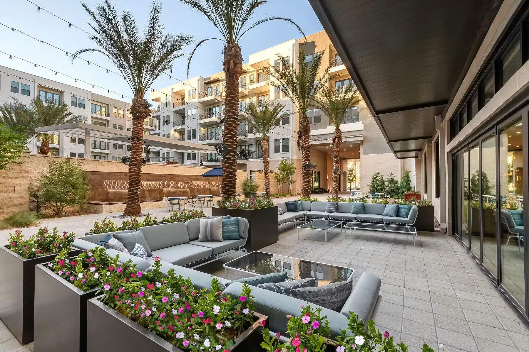 Building Photo - 250 Promenade Pl
