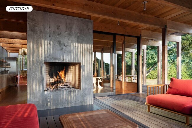 Building Photo - 4 Pheasant Ln