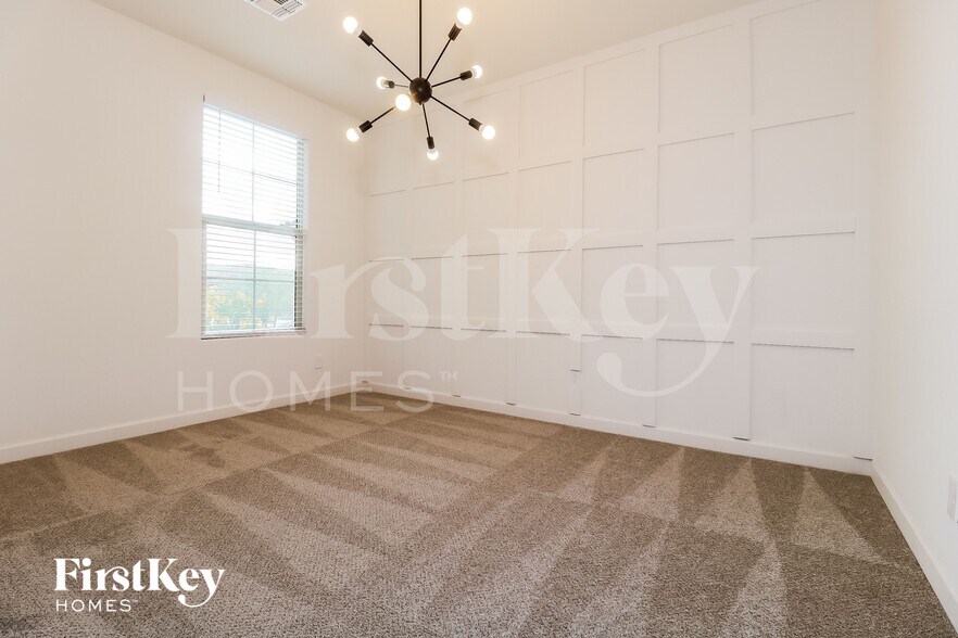Building Photo - 17538 W Villa Hermosa Ln