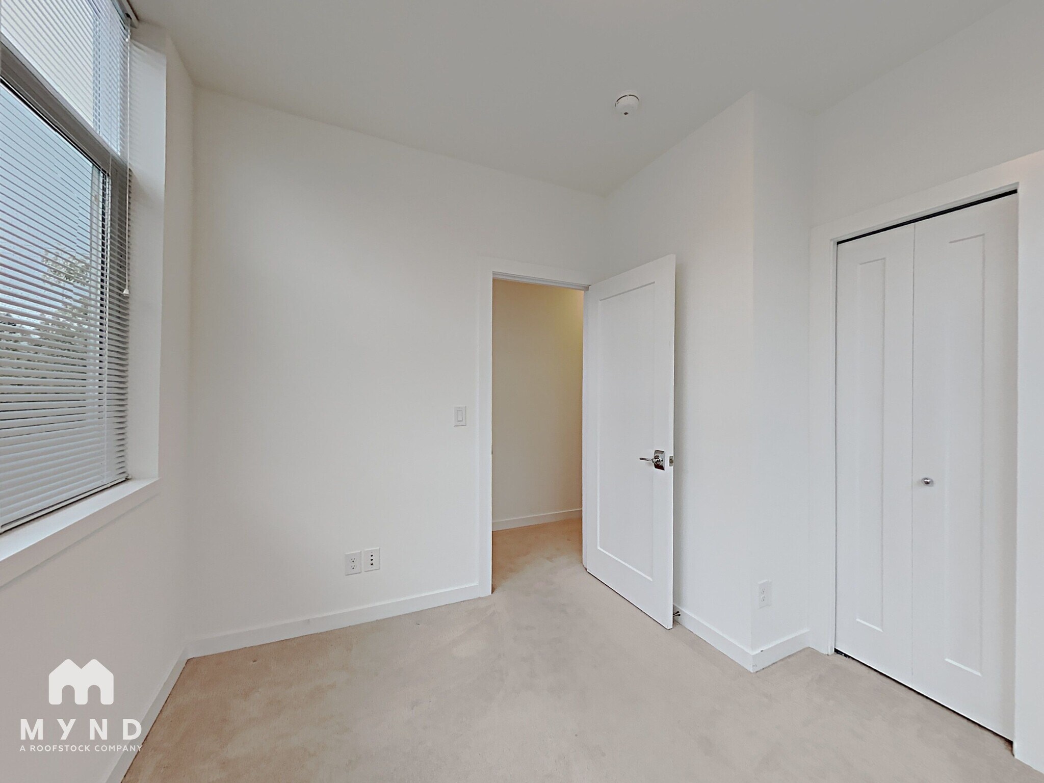 Building Photo - 130 21st Ave E