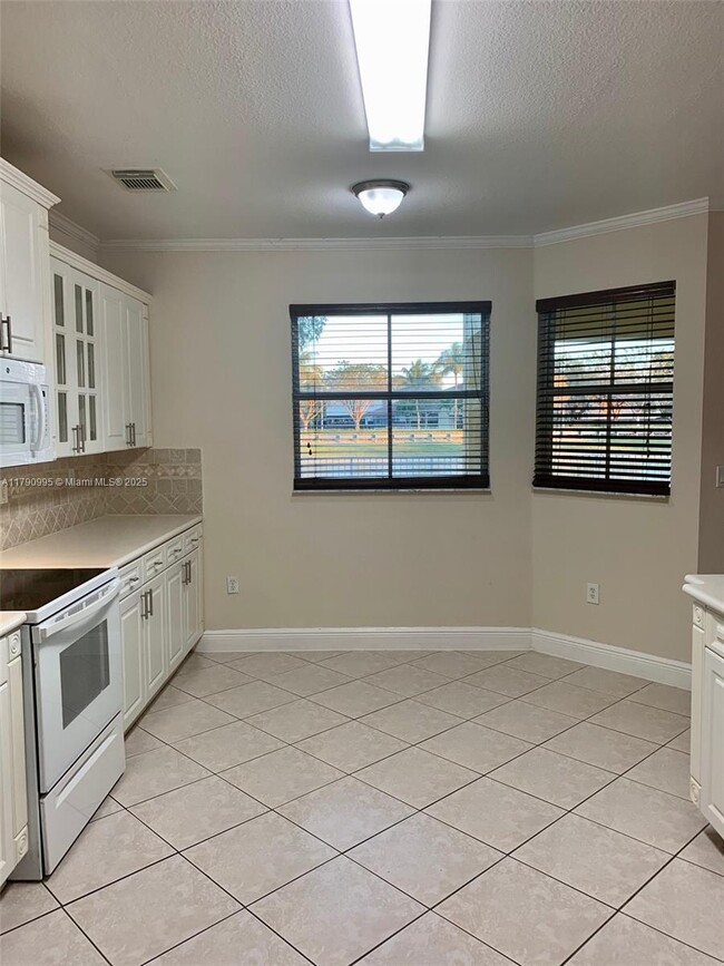 Building Photo - 8219 SW 165th Ct