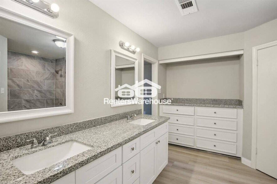 Building Photo - 6531 Coral Ridge Rd