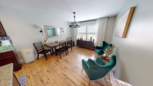 Building Photo - $500 OFF 1st Month's Rent if Leased by 07/...