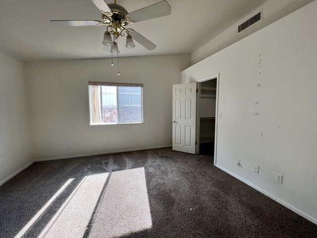 Building Photo - 2524 S Ridge Ave