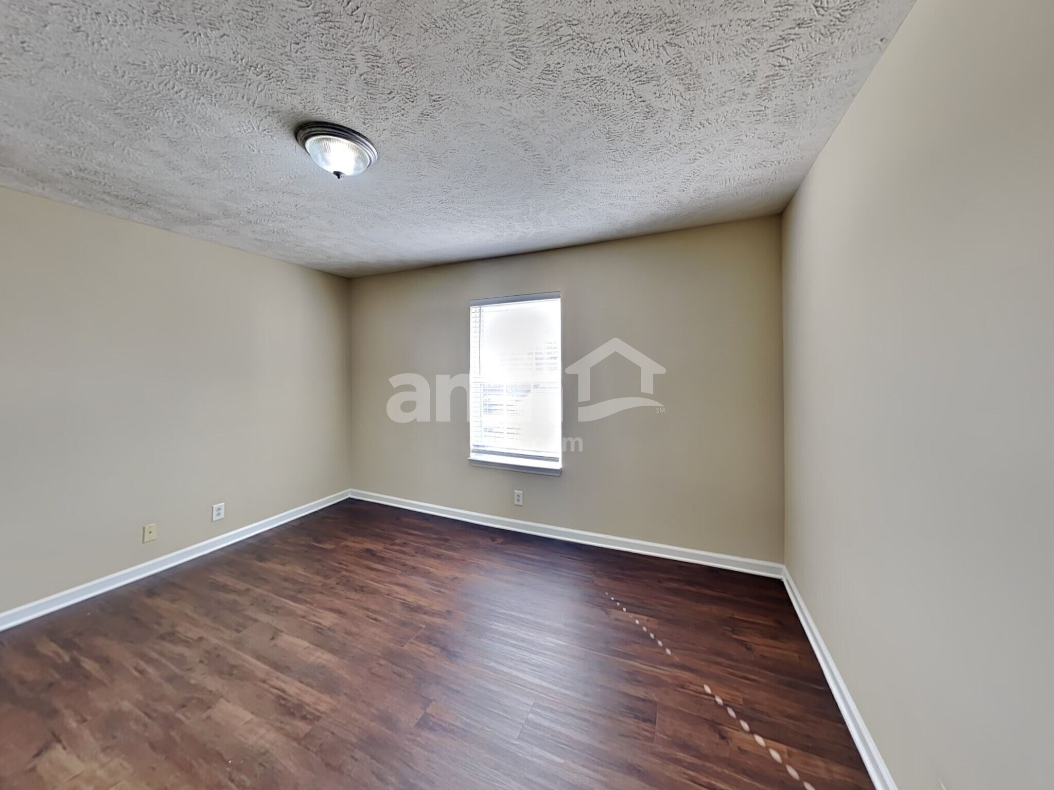 Building Photo - 2825 Islington Dr