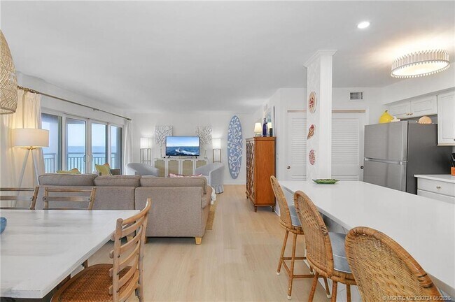 Building Photo - 1545 NE Ocean Blvd