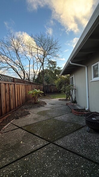 Patio - 195 Murlagan Ave