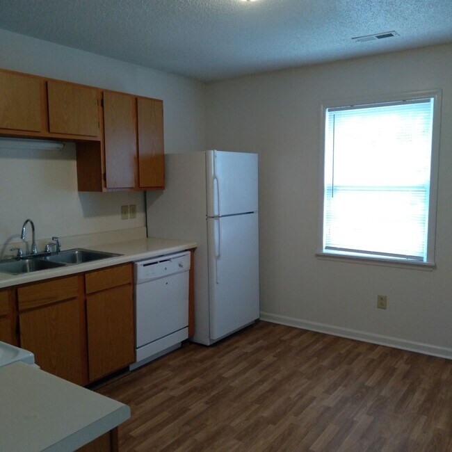 Building Photo - 26 Mustang Ct