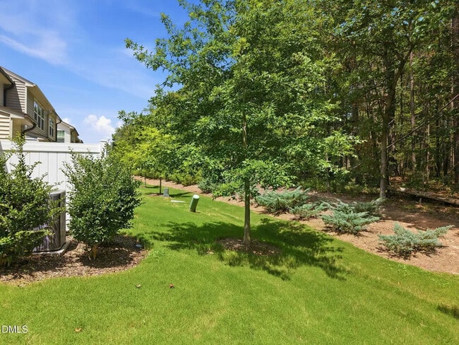 Building Photo - Lease OR Lease to Own