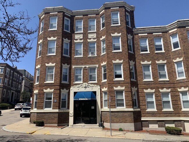 Building Photo - 62 Woodstock Ave