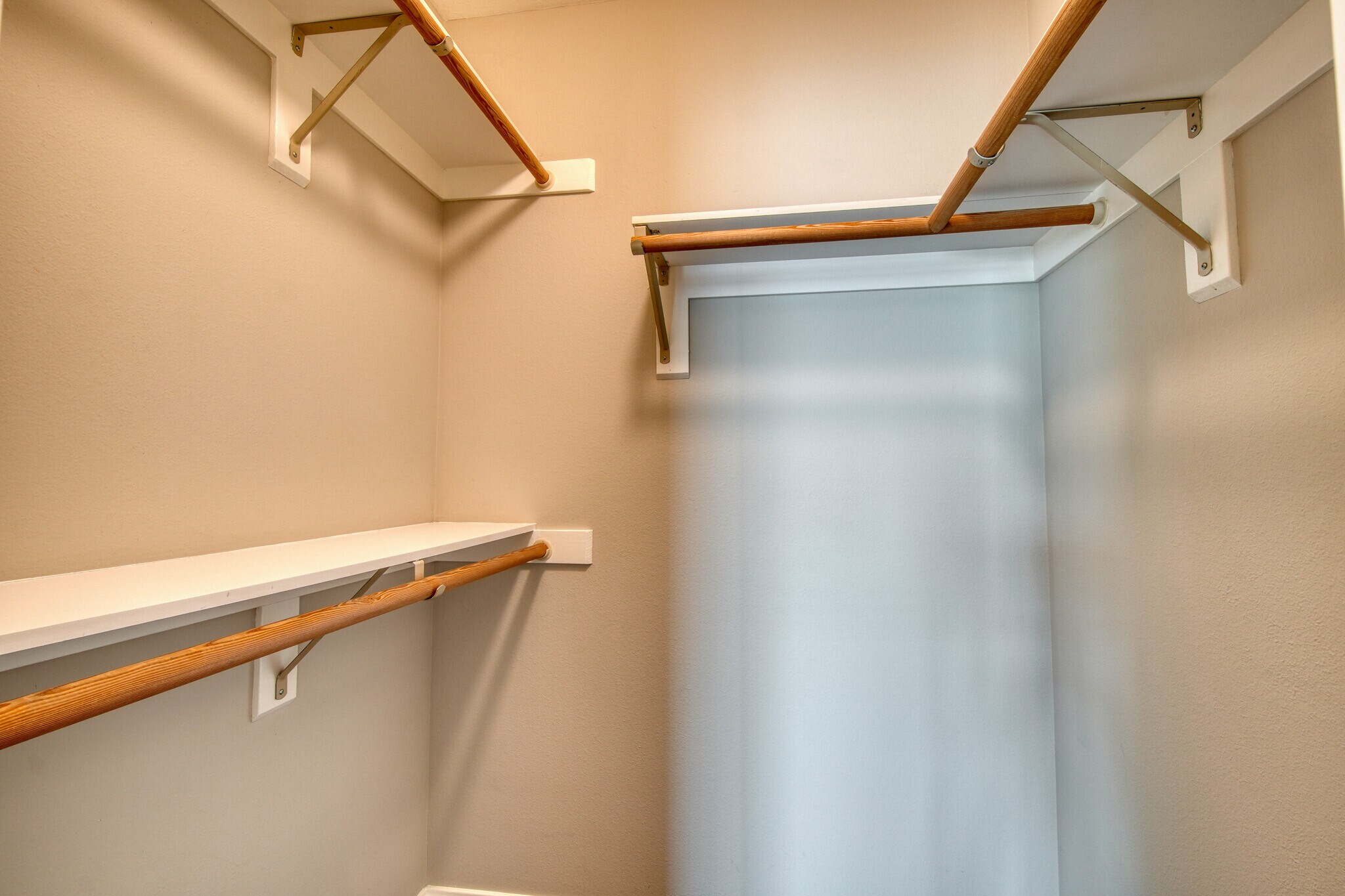 Building Photo - 14101 Dickens St