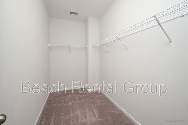 Building Photo - 741 Tattlesbury Dr