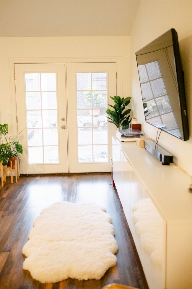 Building Photo - 2120 Boyden Dr