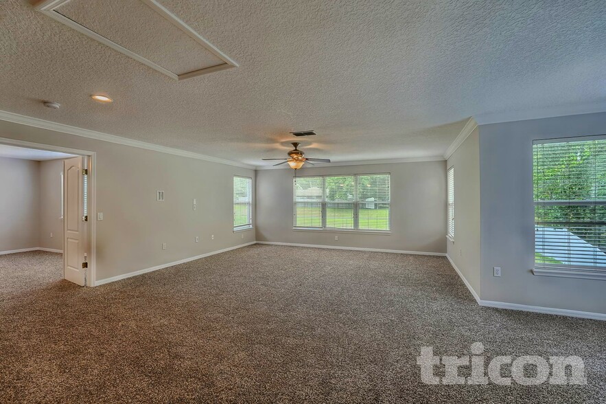 Building Photo - 3410 Starbird Dr