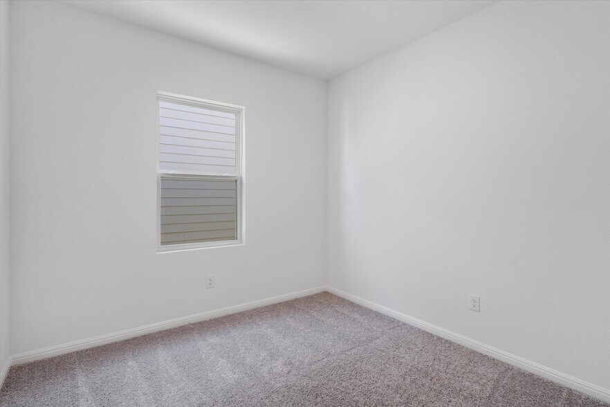 Building Photo - 118 Bluegill Dr