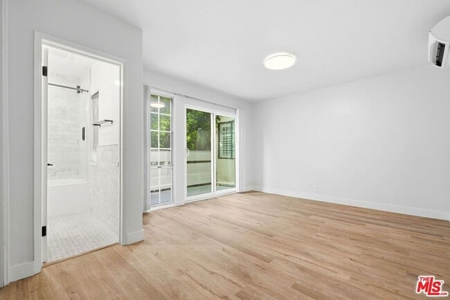 Building Photo - 612 Huntley Dr