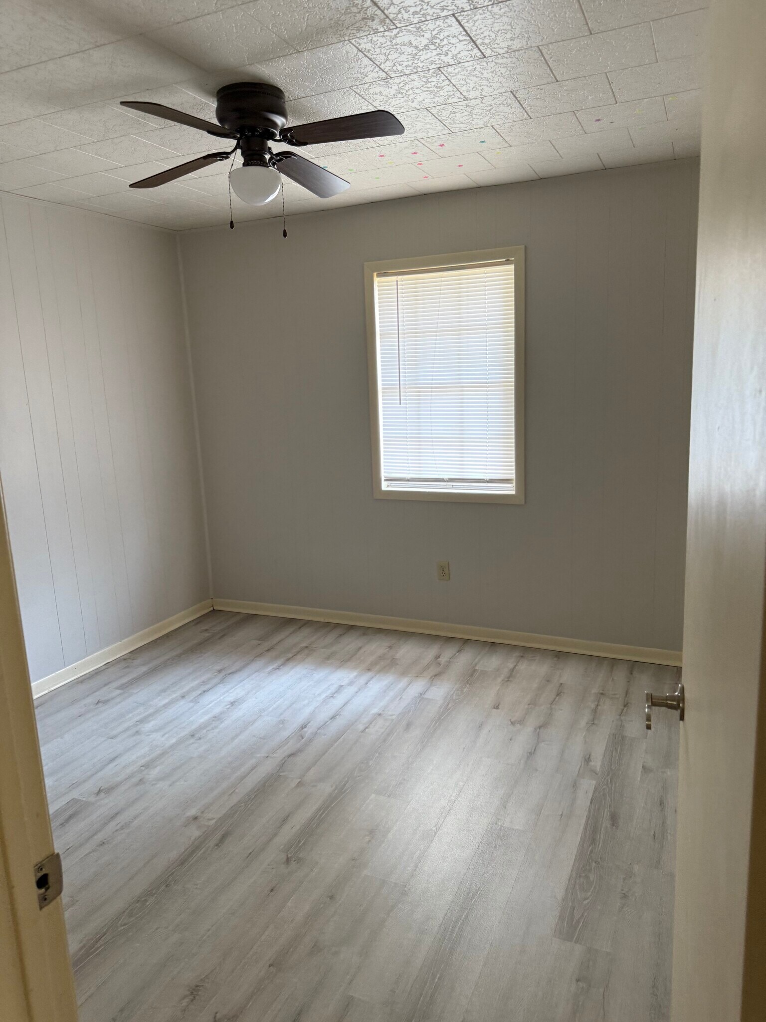 Building Photo - 5845 Pine Hill Dr
