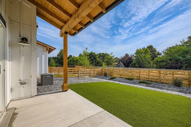 Building Photo - 2502 Colt Wy