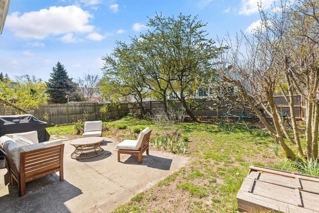 Building Photo - 7 Marrigan St