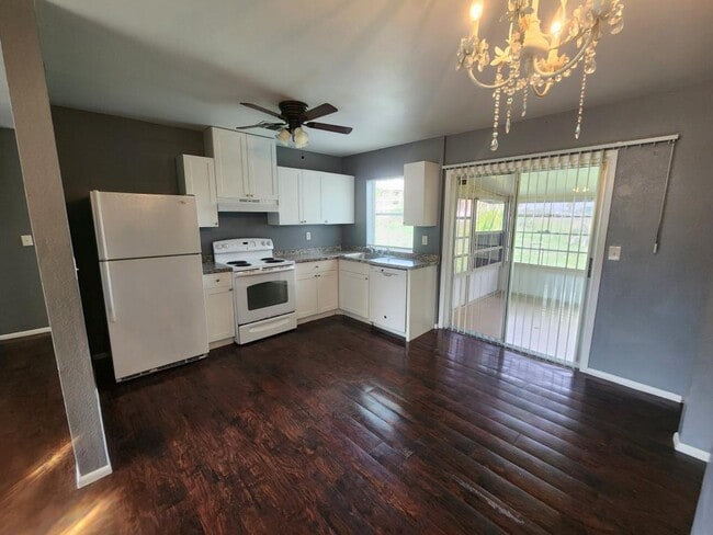Building Photo - 3985 Avanti Cir