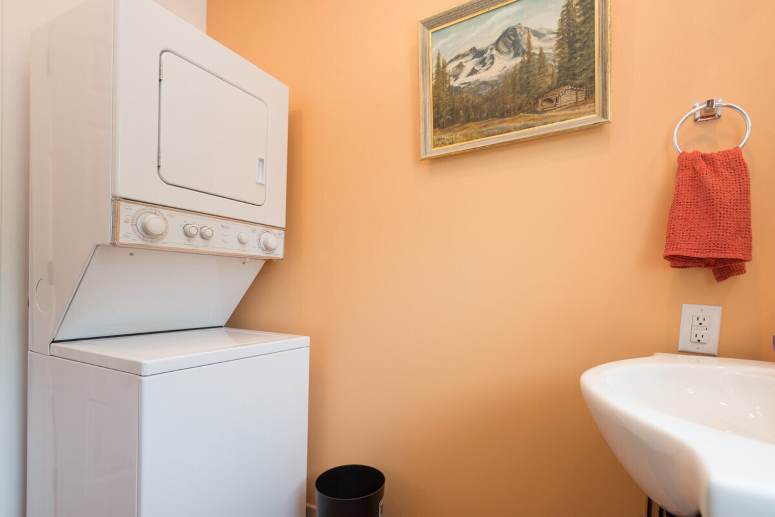 Building Photo - 900 21st Ave