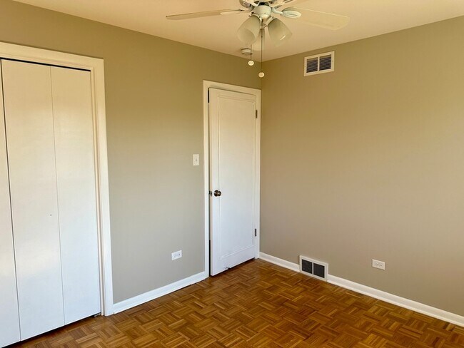 Building Photo - 440 W Arquilla Dr