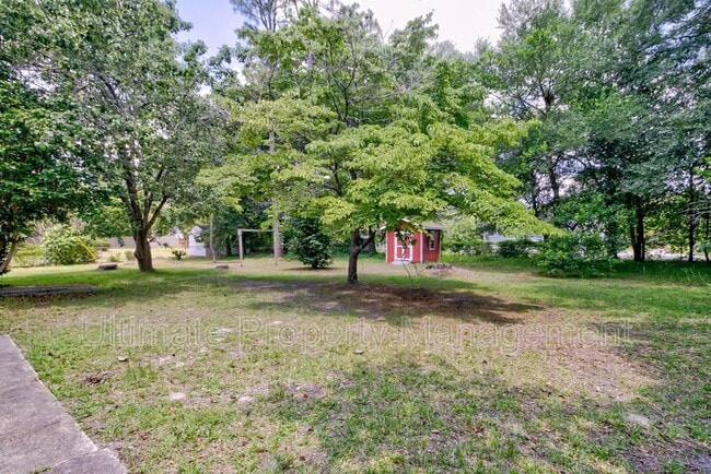 Building Photo - 5025 Pine Needles Dr