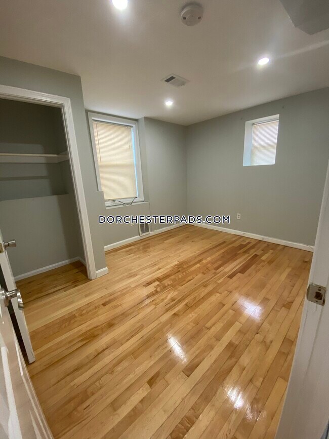 42 Woodrow Ave 42 Woodrow Ave Boston MA 02124 Apartment Finder