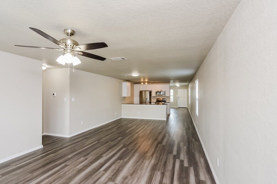 Building Photo - 8944 Yorkshire Way