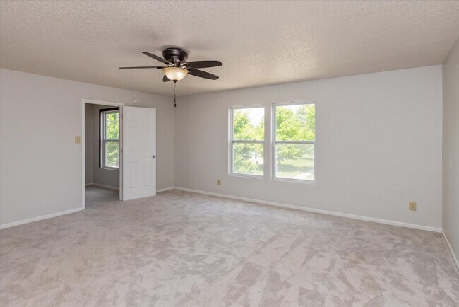 Building Photo - 2372 Cedarmill Dr
