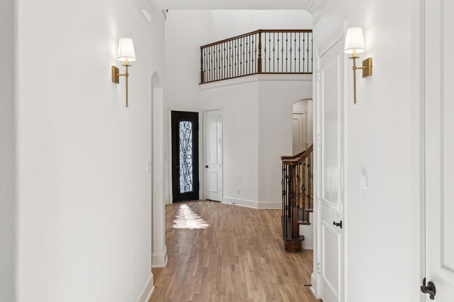 Building Photo - 6931 Belmont Ave