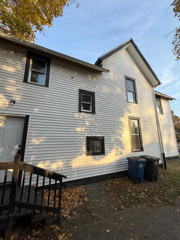 Building Photo - 3202 Bradwell Ave