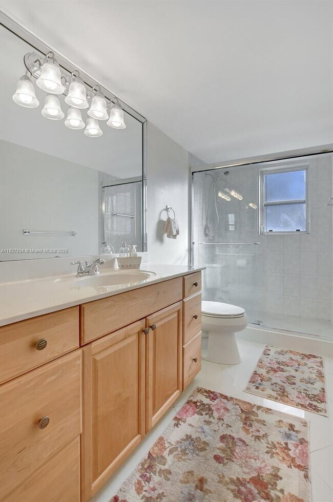 Building Photo - 7300 Lake Cir Dr