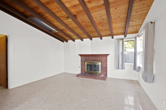 Building Photo - Coastal Living in Westside Costa Mesa – Up...