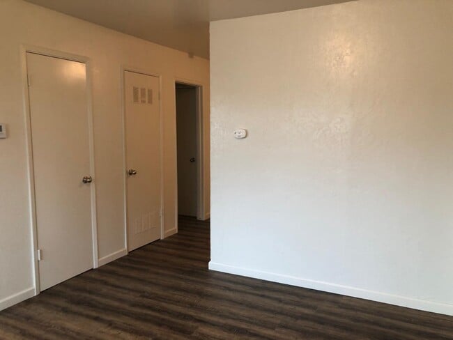 Primary Photo - 1367 E San Ramon Ave