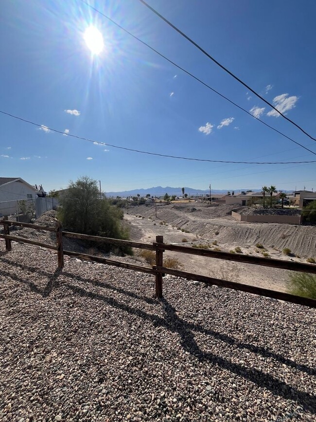Building Photo - 3BR/3BA – Quiet Cul-de-Sac – Backs to Wash