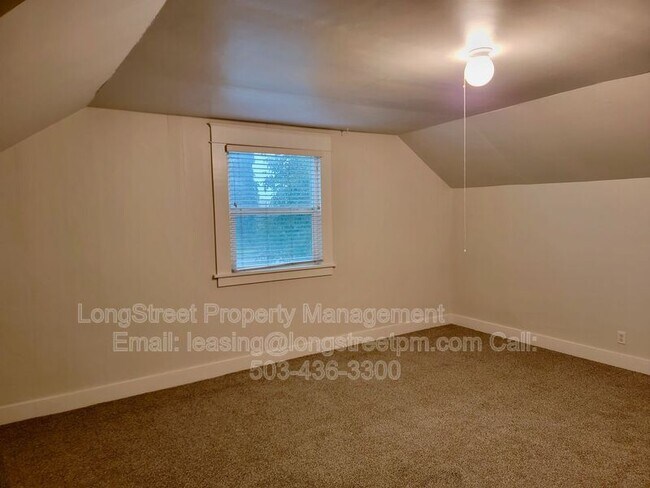 Building Photo - 29626 OR-34